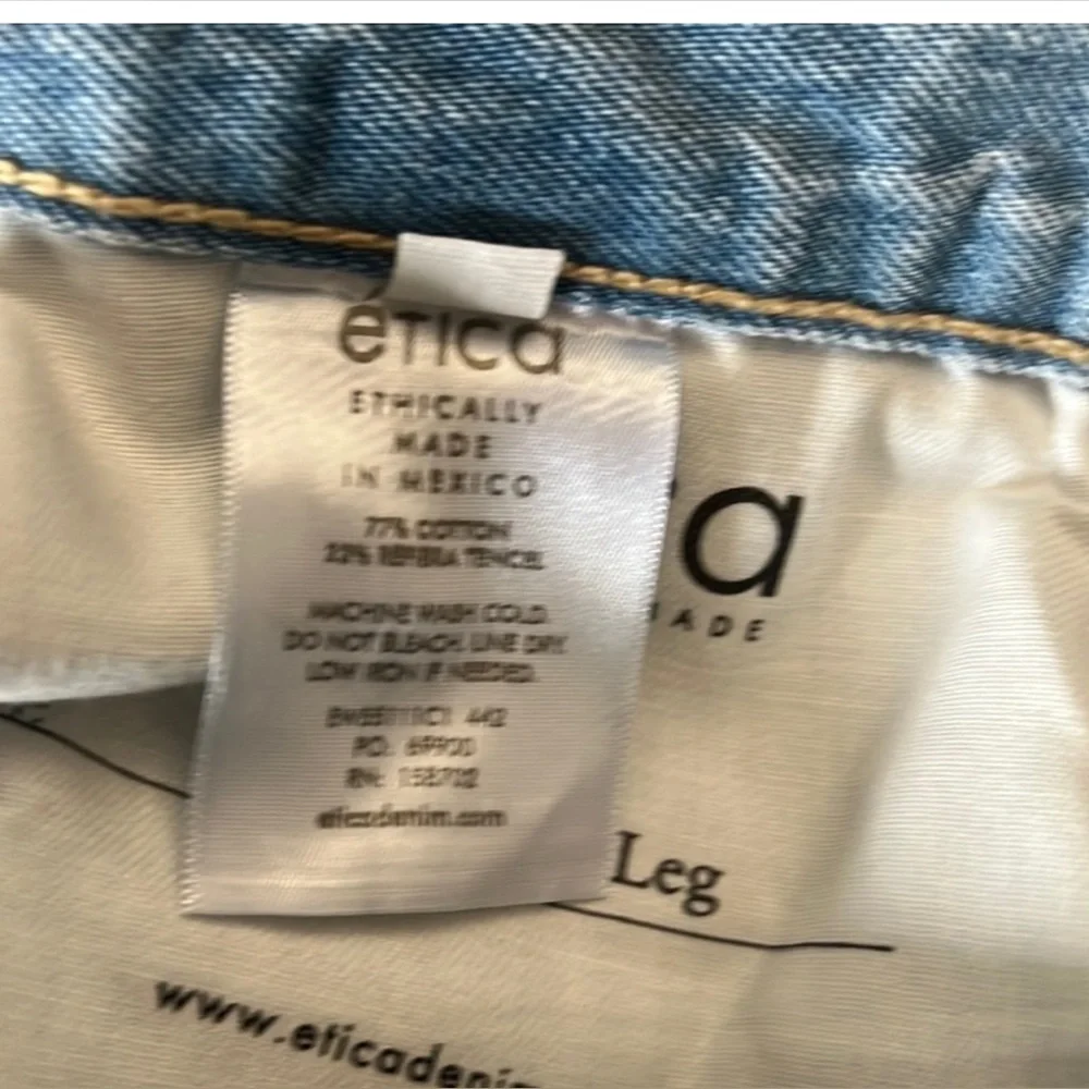 NWOT ETICA DEVON HIGH WAIST WIDE LEG DISTRESSED JEANS SIZE 30 - Picture 10 of 10